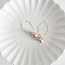 Load image into Gallery viewer, Freshwater pearl drops with marquise earhooks
