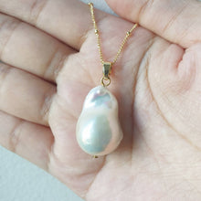Load image into Gallery viewer, White lustrous baroque pearl pendant