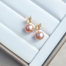 Load image into Gallery viewer, Textured butterfly earstuds with Pink Edison pearls (Gold)