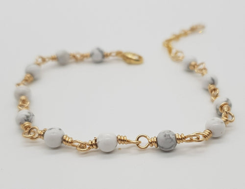 Prisma Jewel - Handmade Jewellery - Bracelets - Wirewrap - Gold Filled - Howlite - White - Grey