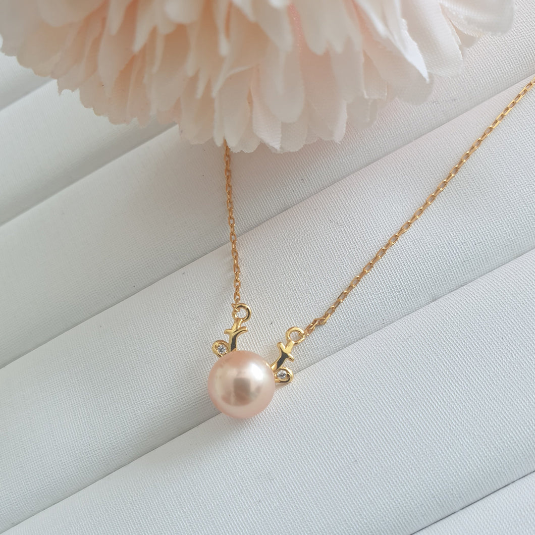 Freshwater pearl set in reindeer pendant necklace (Gold)