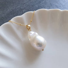 Load image into Gallery viewer, White lustrous baroque pearl pendant
