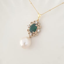 Load image into Gallery viewer, Emerald Green charm with White baroque pearl drop necklace
