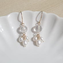 Load image into Gallery viewer, Clear Quartz with freshwater pearls
