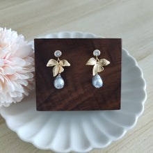 Load image into Gallery viewer, Grey Akoya Baroque Pearls with floral and round CZ studs
